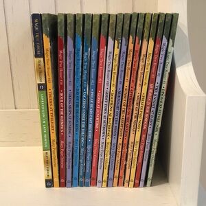 Magic Tree House Book Set Includes 18 Books